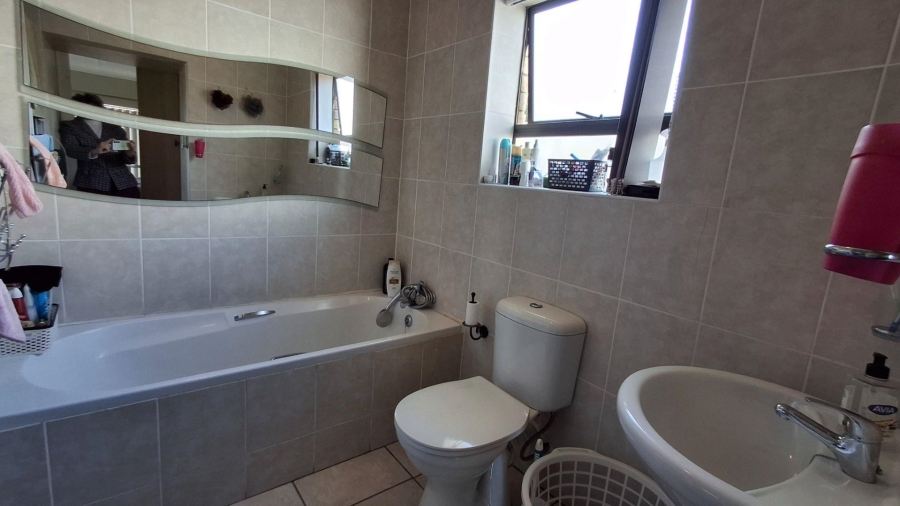 3 Bedroom Property for Sale in Seemeeu Park Western Cape